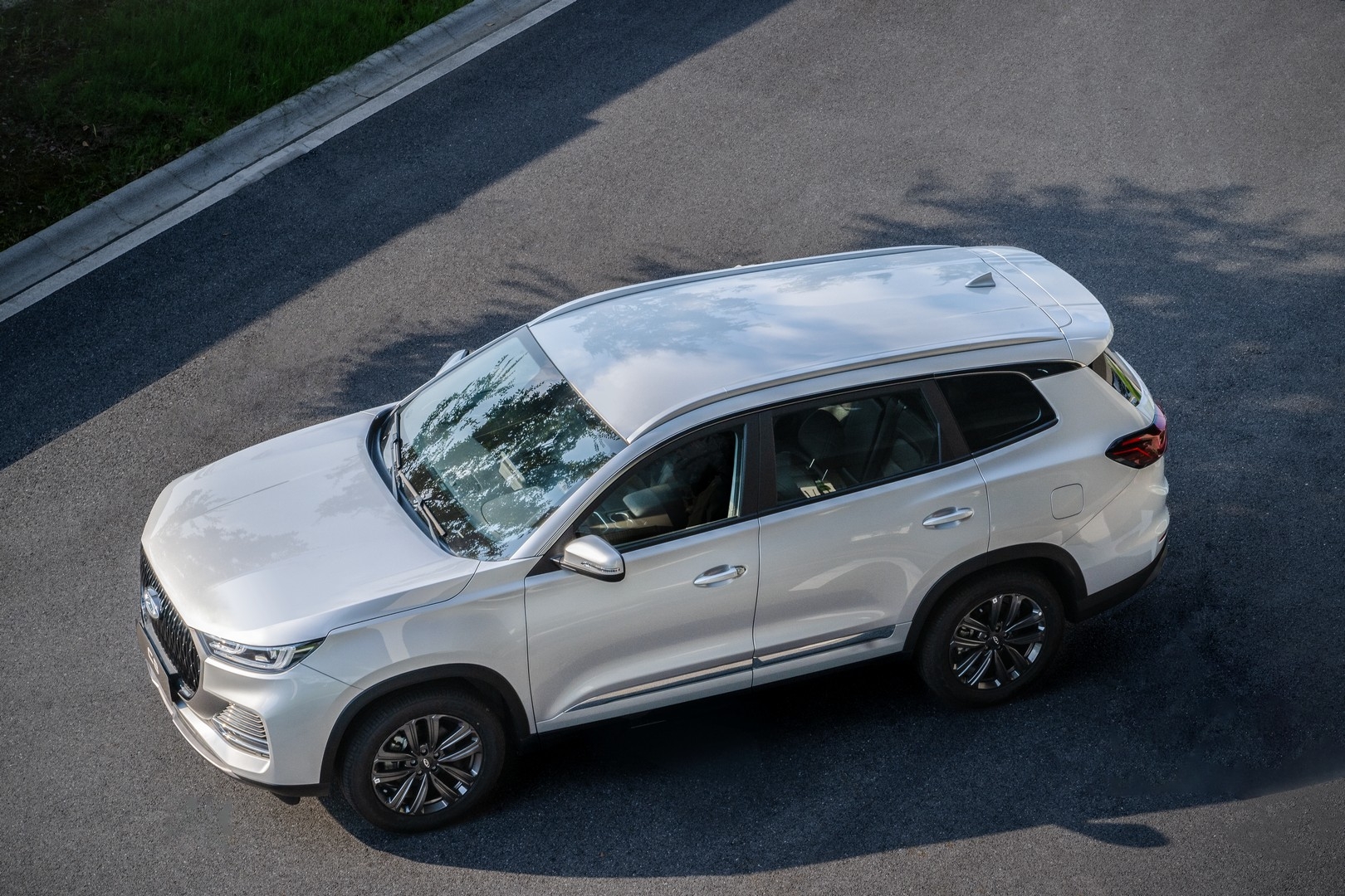 Chery C8, БҮЙІР АЙНАЛАРДЫ ЭЛЕКТРМЕН РЕТТЕУ ЖӘНЕ ЖЫЛЫТУ